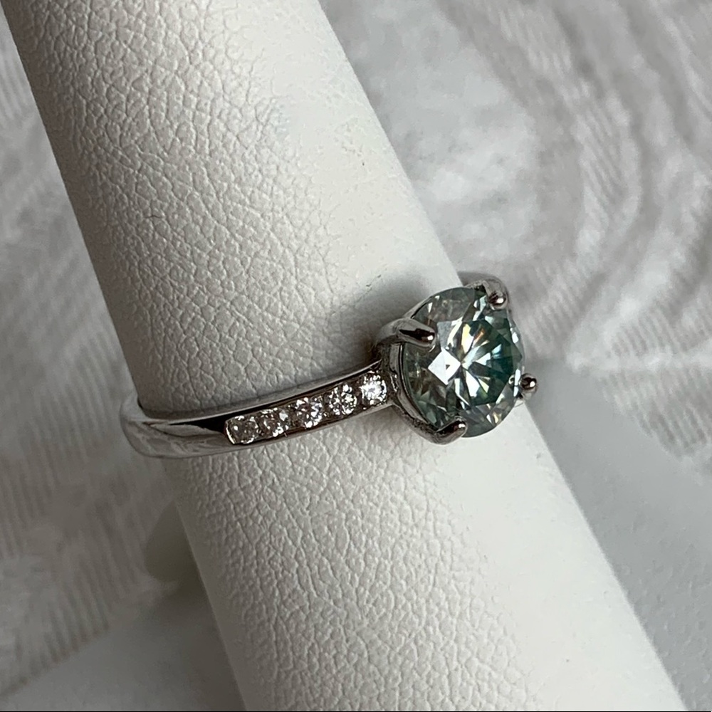 1.00 Ct. VVS1 Ice Blue Moissanite Ring, Size 7 - Picture 4 of 9